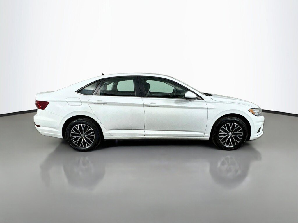 Used 2021 Volkswagen Jetta SE FWD image 6