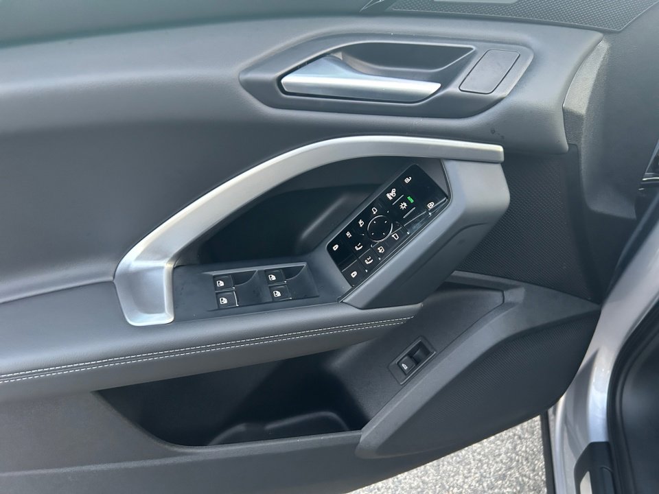 Used 2025 Audi Q5 Premium Plus w/ Premium Plus image 32