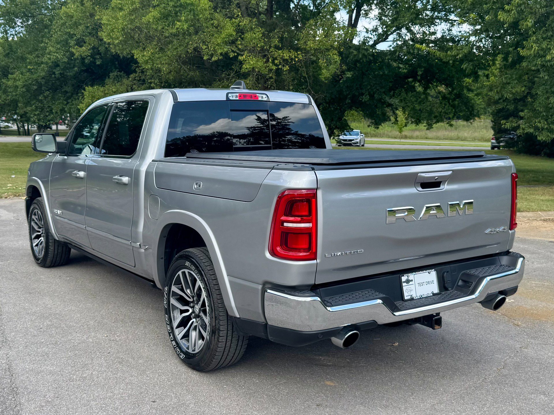 Used 2025 RAM 1500 Limited image 4