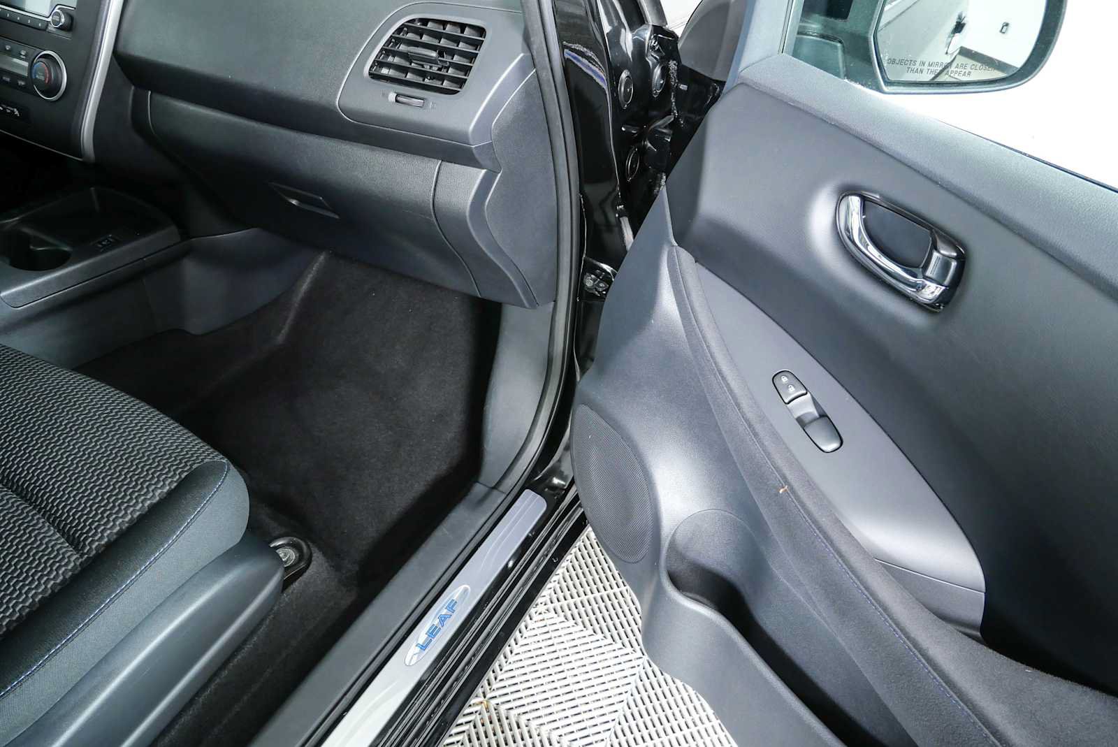 Used 2017 Nissan Leaf S w/ Charge Package FWD image 21