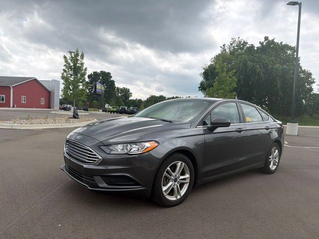 Used 2018 Ford Fusion SE w/ Fusion SE Technology Package FWD image 1