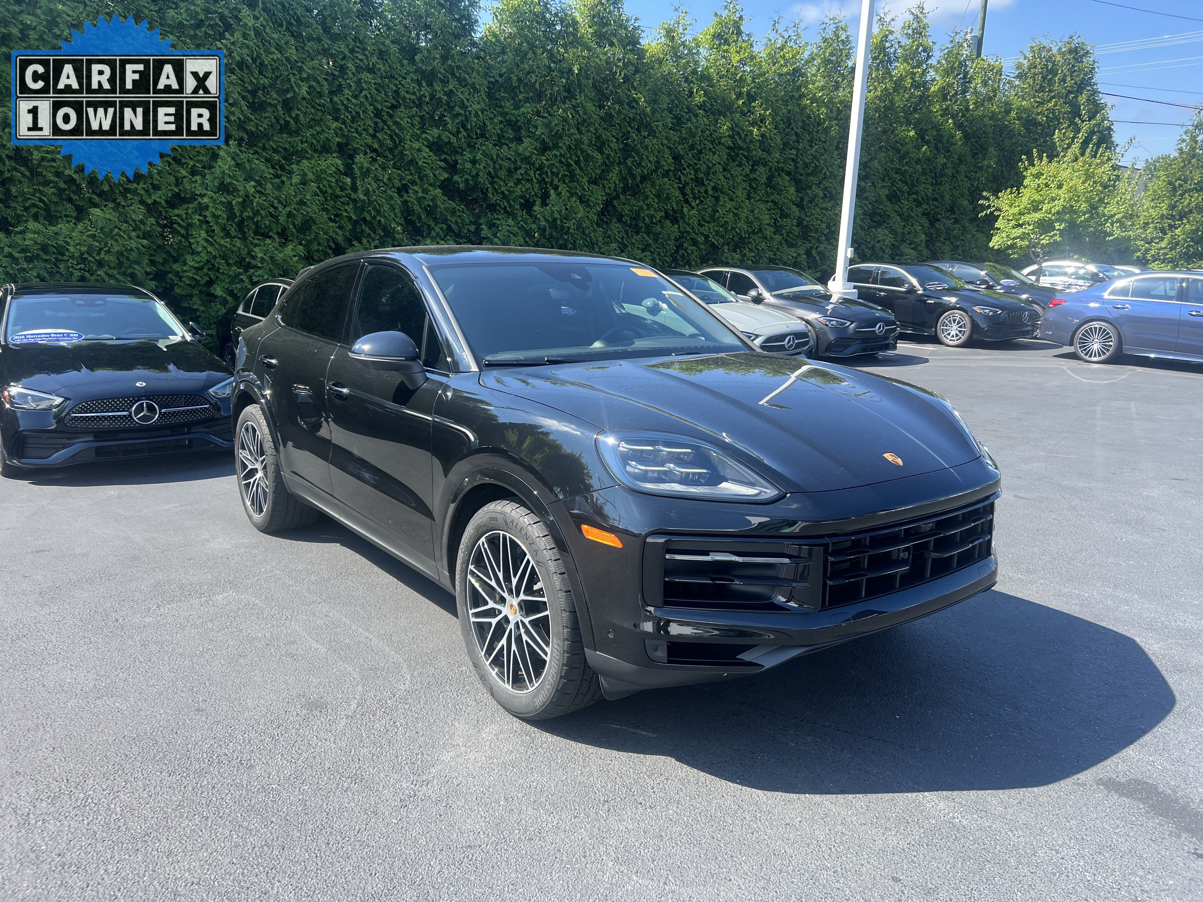 Used 2024 Porsche Cayenne Coupe AWD/4WD image 2