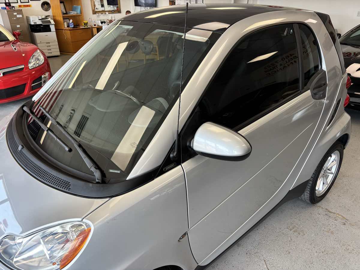 Used 2009 smart fortwo pure RWD image 4