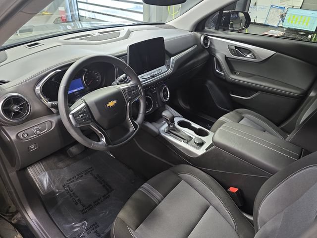 New 2025 Chevrolet Blazer LT w/ Convenience Package FWD image 19