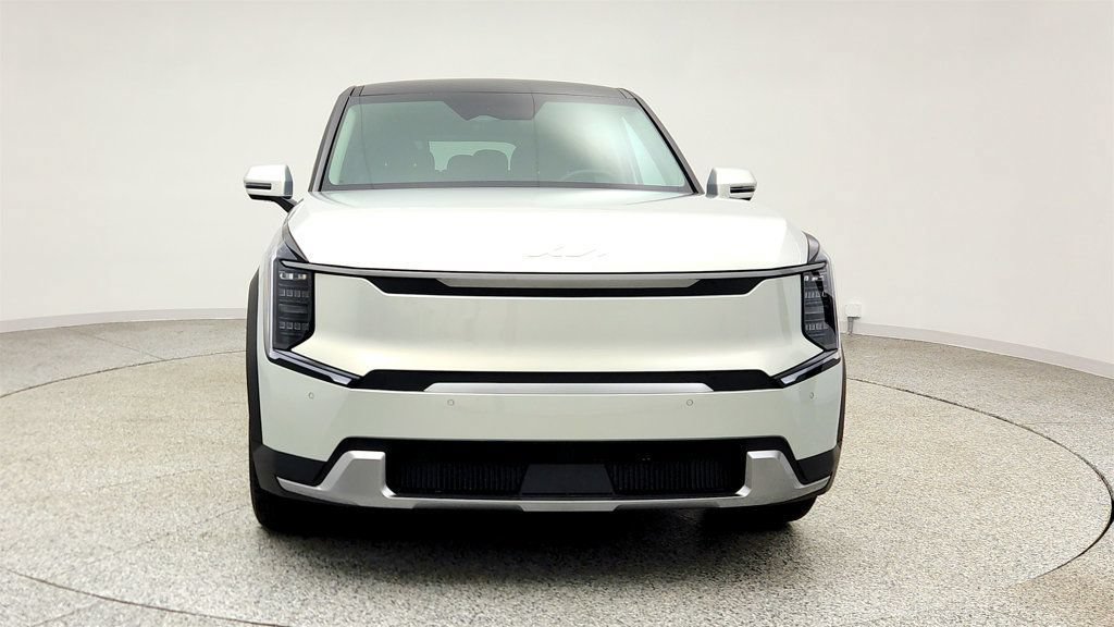 Used 2026 Kia EV9 Light RWD image 2