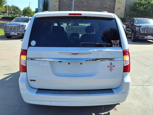 Used 2014 Chrysler Town & Country Touring FWD image 23