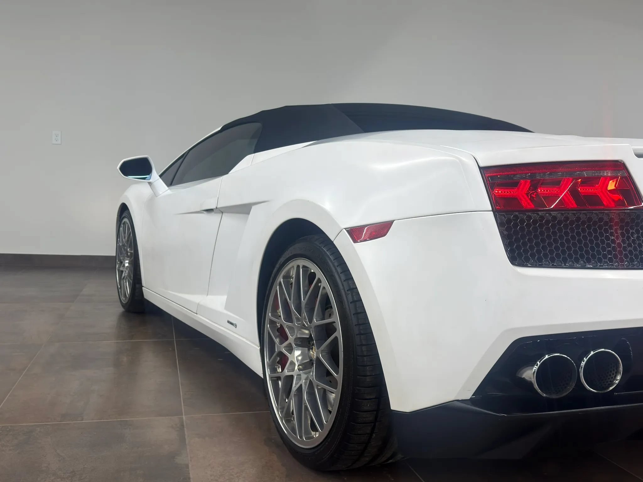 Used 2010 Lamborghini Gallardo LP 560-4 AWD/4WD image 11