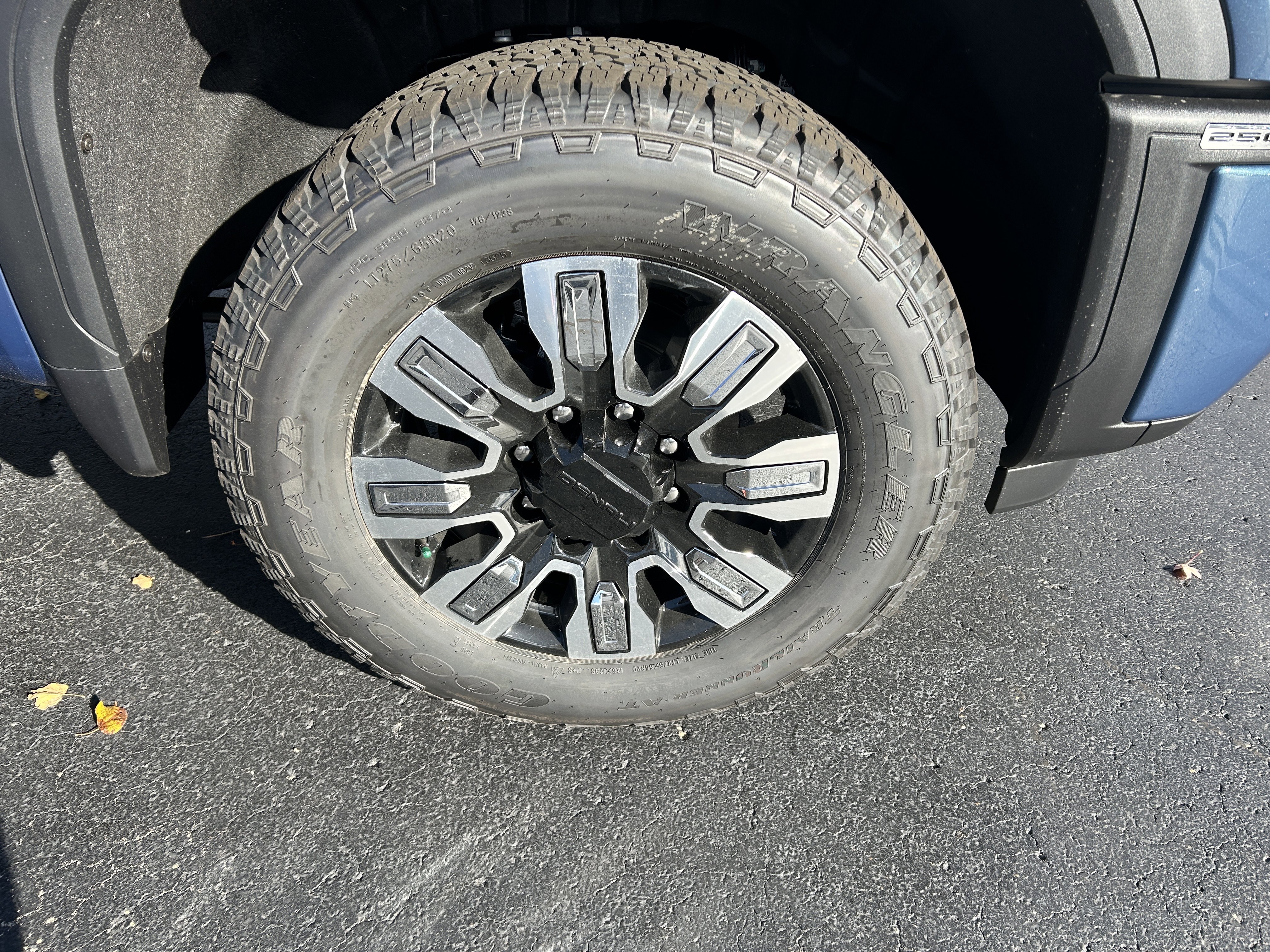 New 2026 GMC Sierra 2500 Denali image 9