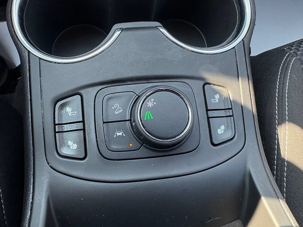Used 2023 GMC Terrain SLE w/ Driver Convenience Package FWD image 4