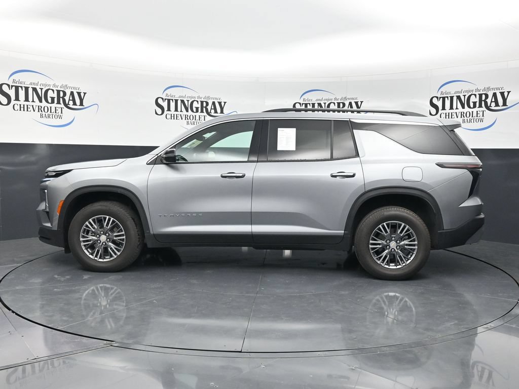 Used 2026 Chevrolet Traverse LT FWD image 5