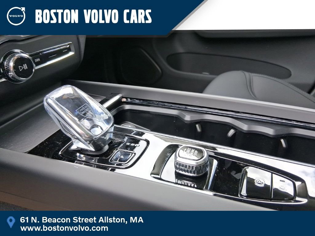 New 2026 Volvo XC60 B5 Plus w/ Protection Package Premier AWD/4WD image 11
