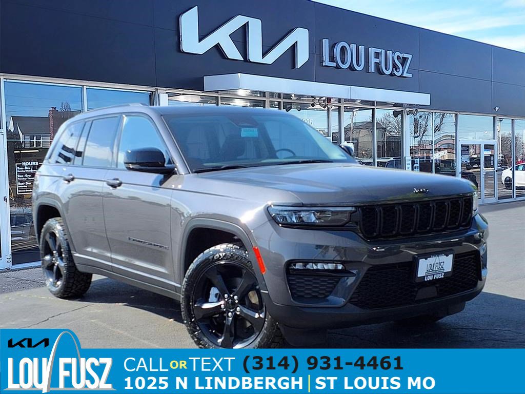 Used 2023 Jeep Grand Cherokee Limited w/ Black Appearance Package