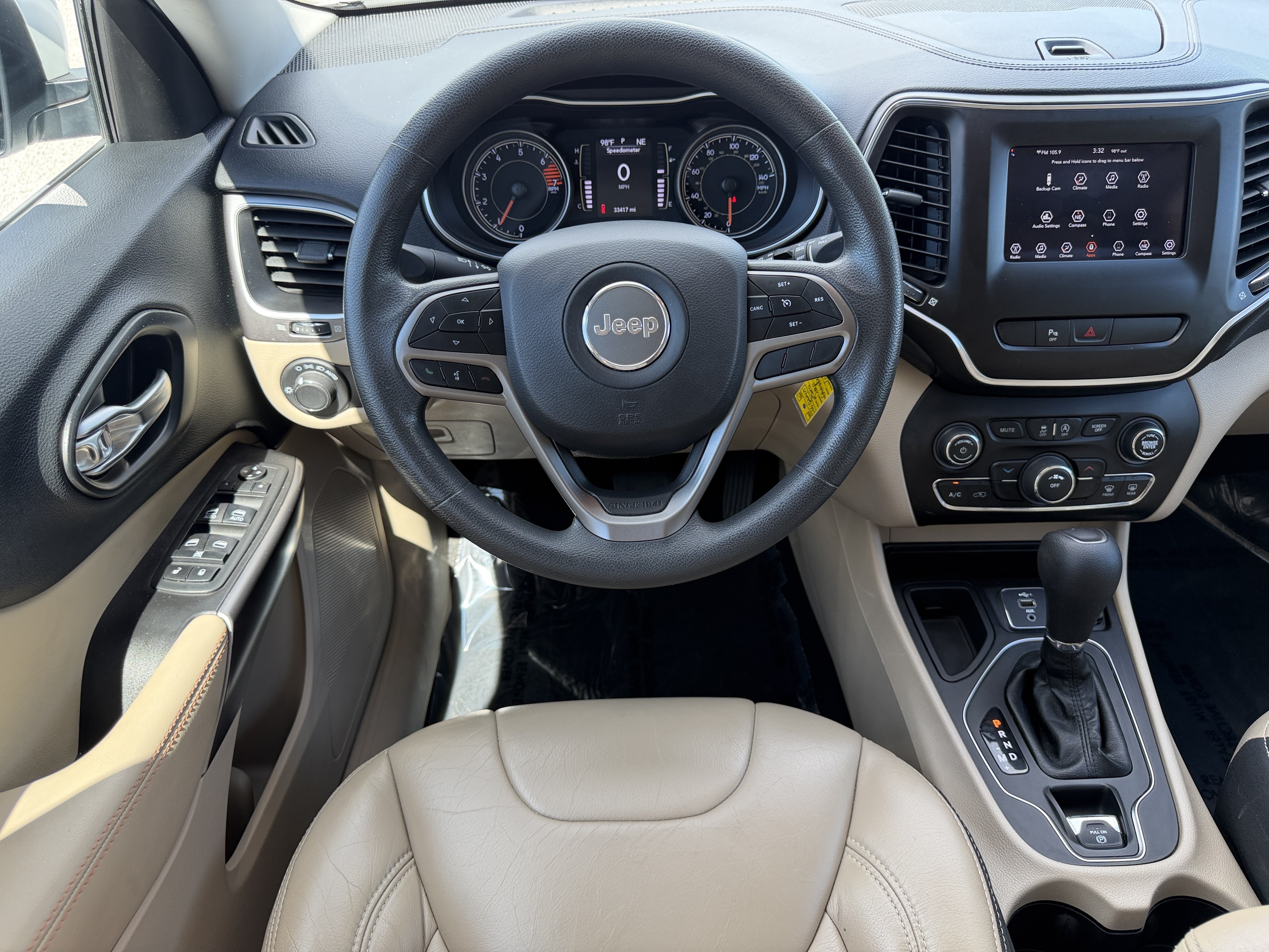 Used 2020 Jeep Cherokee Latitude FWD image 14