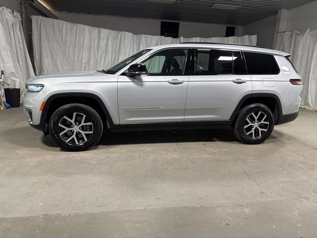 Used 2024 Jeep Grand Cherokee L Limited w/ Luxury Tech Group II image 4