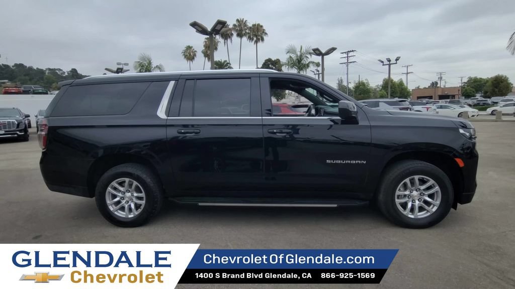 Certified 2024 Chevrolet Suburban LT AWD/4WD image 9