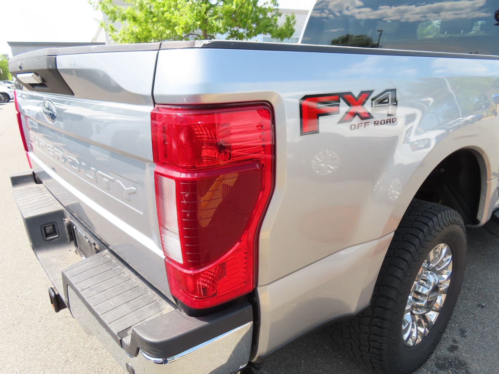 Used 2022 Ford F250 XLT w/ XLT Premium Package AWD/4WD image 11