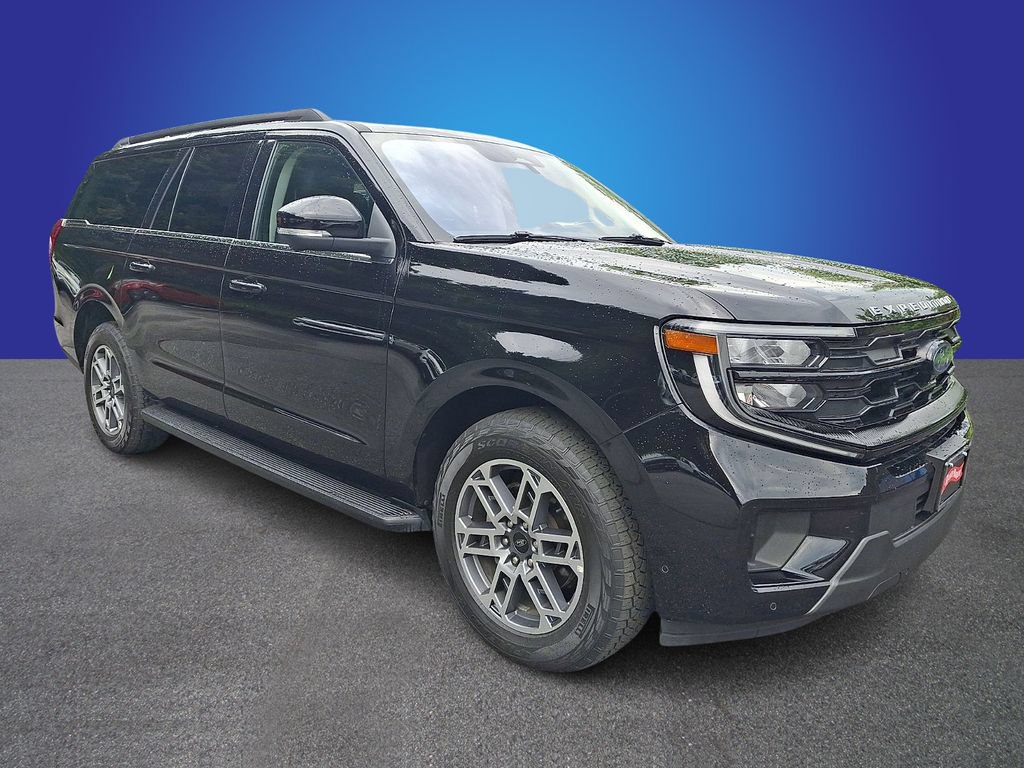 Used 2025 Ford Expedition Max Active AWD/4WD image 3