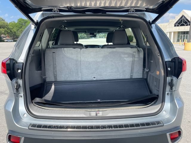 Used 2017 Toyota Highlander Limited w/ Carpet Mat Package AWD/4WD image 16