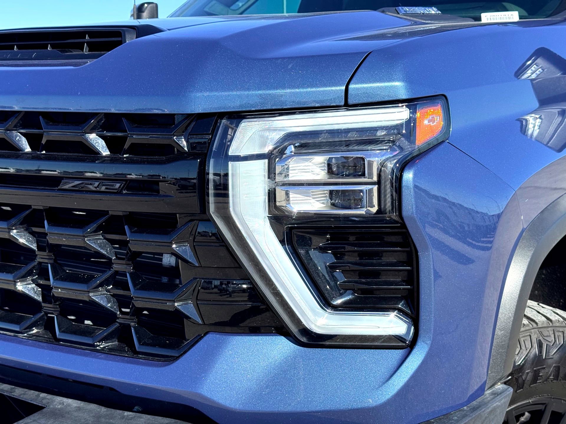 Used 2024 Chevrolet Silverado 2500 ZR2 w/ Technology Package image 4