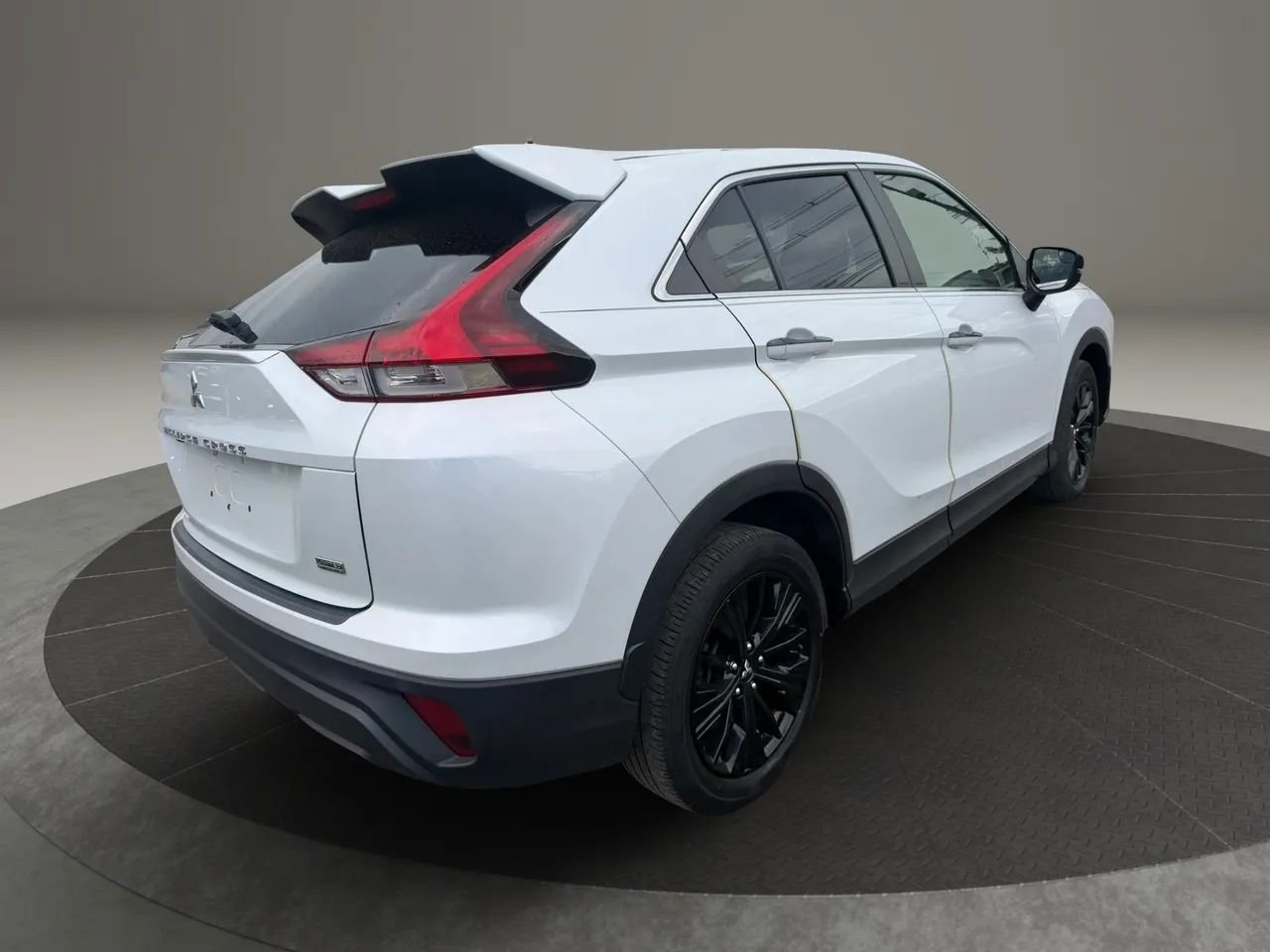 Used 2022 Mitsubishi Eclipse Cross LE FWD image 5