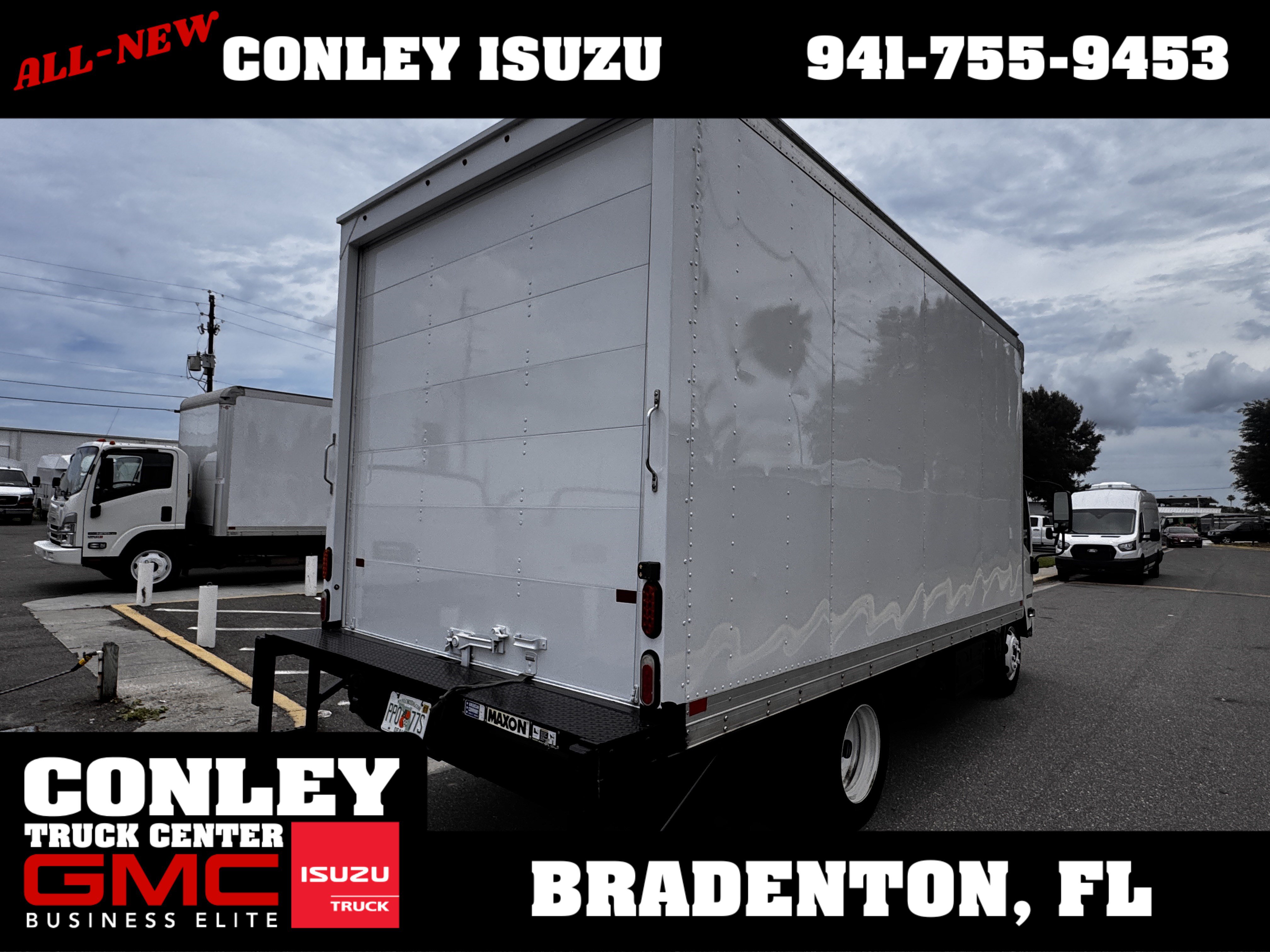 Used 2023 Isuzu NPR RWD image 5