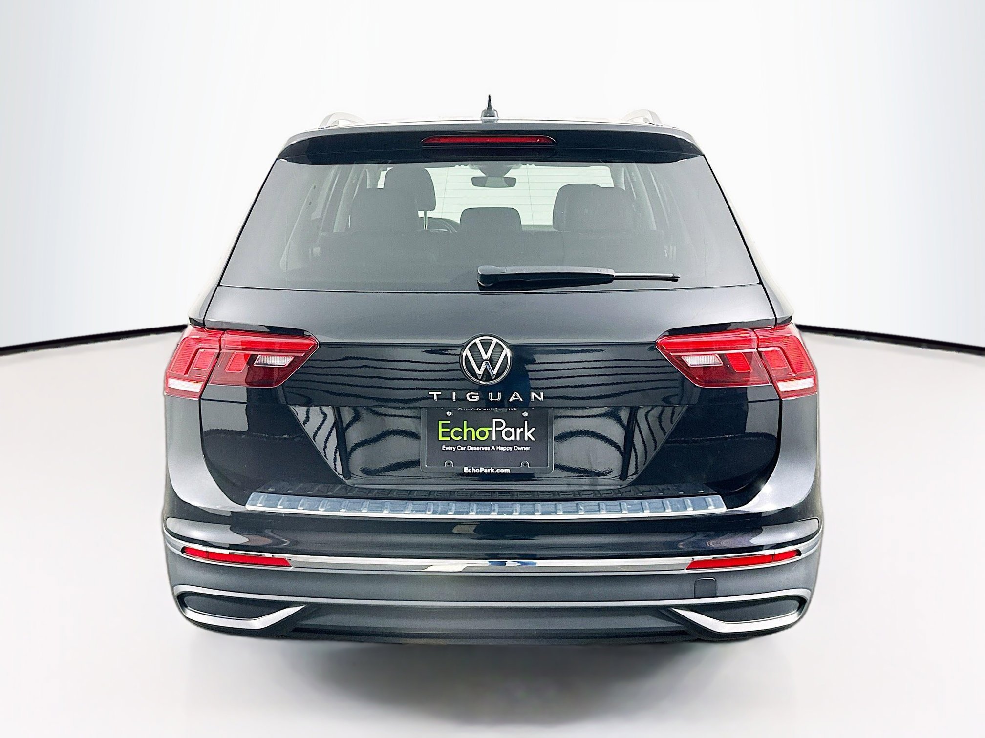 Used 2024 Volkswagen Tiguan SE image 7