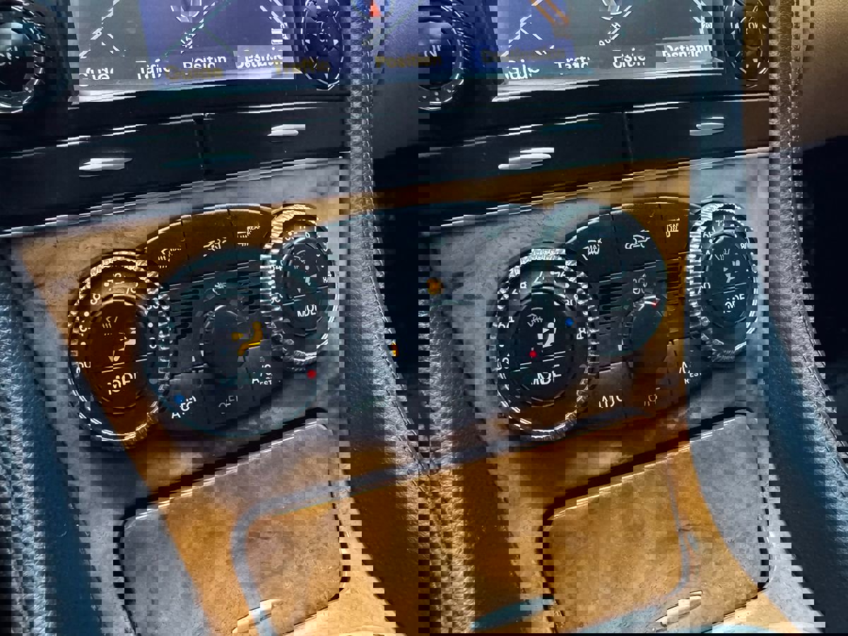 Used 2011 Mercedes-Benz SL 550 image 28