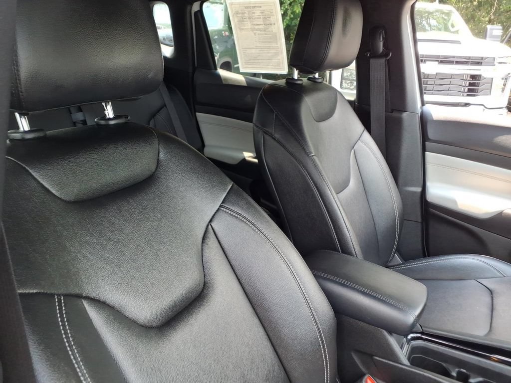 Used 2025 Jeep Compass Limited AWD/4WD image 23