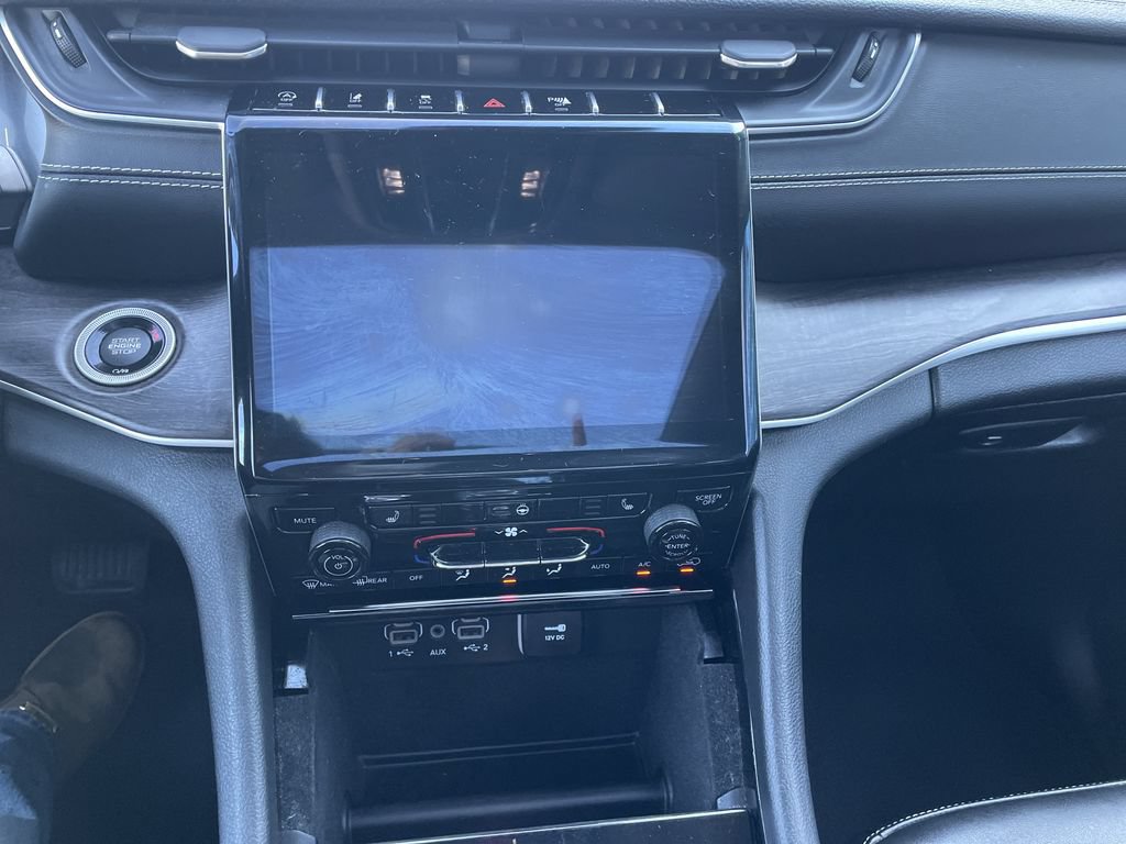 Used 2021 Jeep Grand Cherokee L Limited AWD/4WD image 18