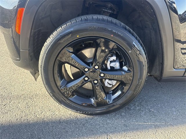 Used 2023 Jeep Grand Cherokee L Laredo image 10