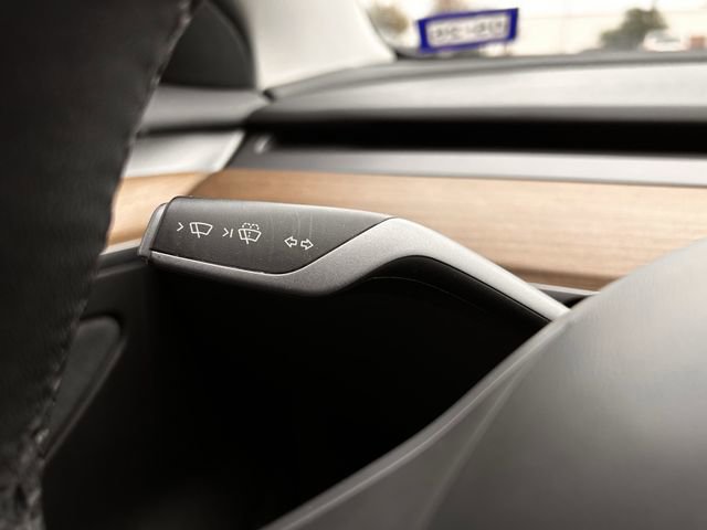 Used 2023 Tesla Model 3 Standard Range image 20