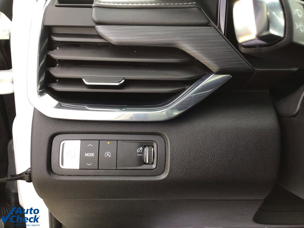 Used 2025 GMC Acadia Elevation image 38