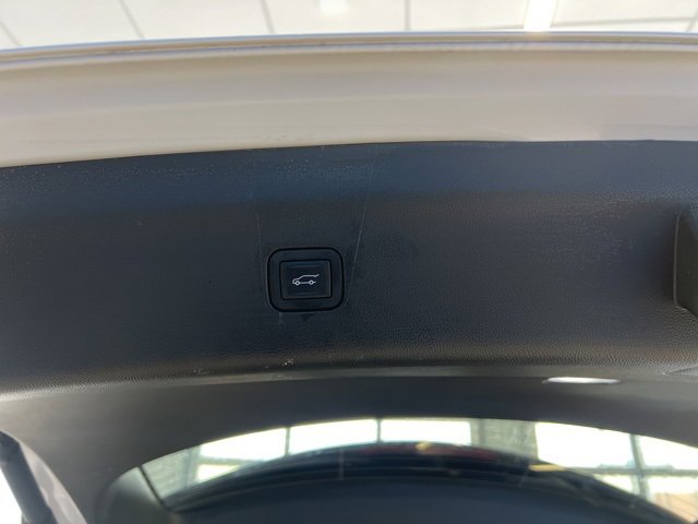 Used 2024 Buick Enclave Avenir w/ Avenir Technology Package image 16