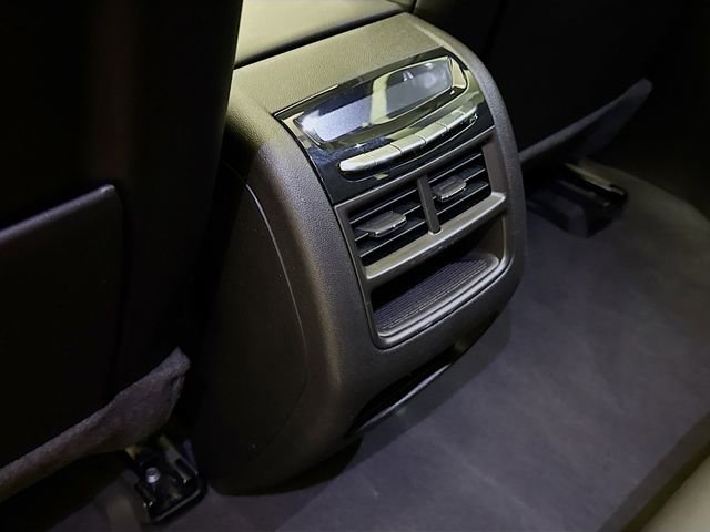 Used 2024 Cadillac XT5 Sportv w/ Technology Package image 29