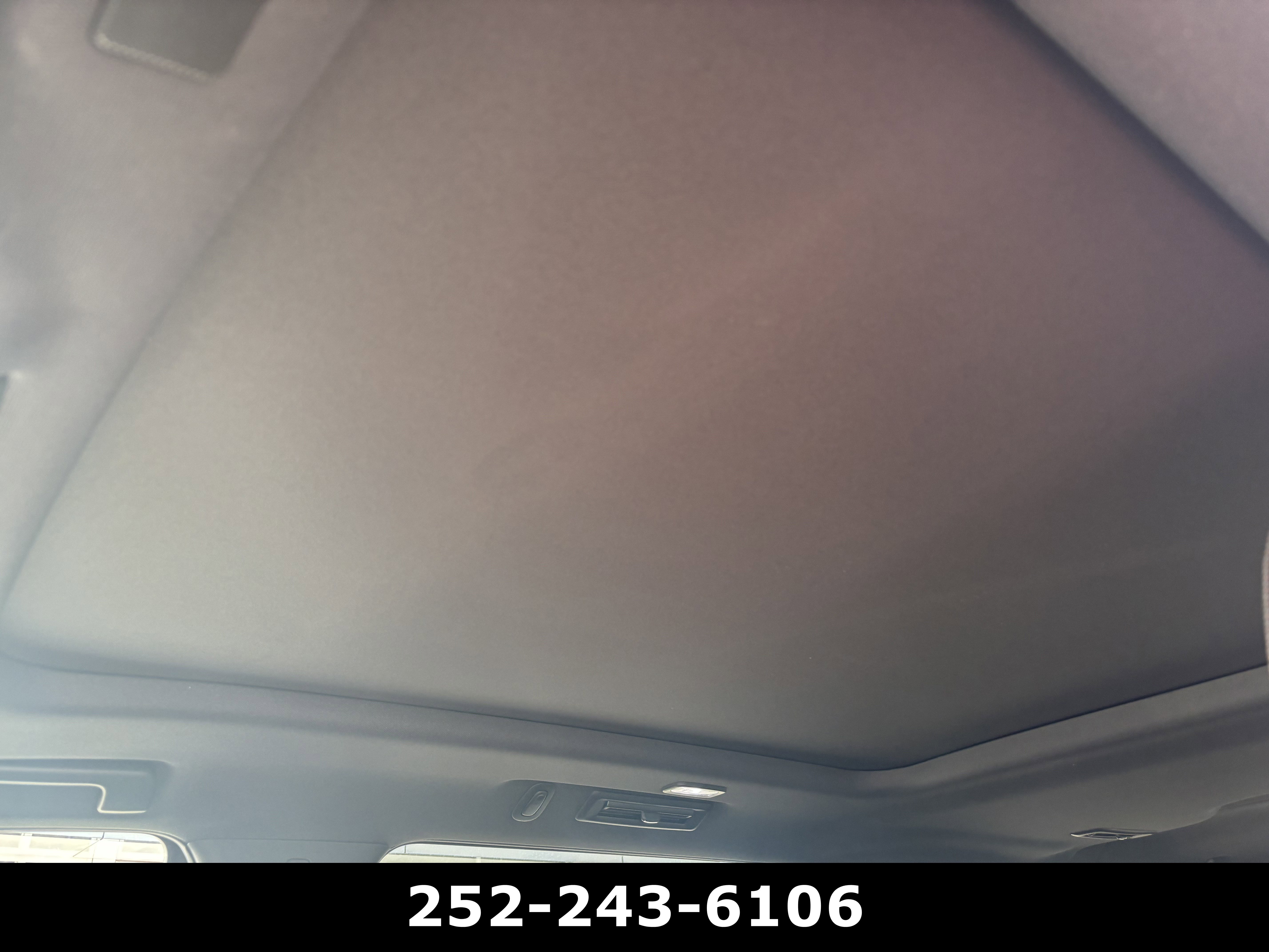Used 2025 Chevrolet Suburban High Country AWD/4WD image 11