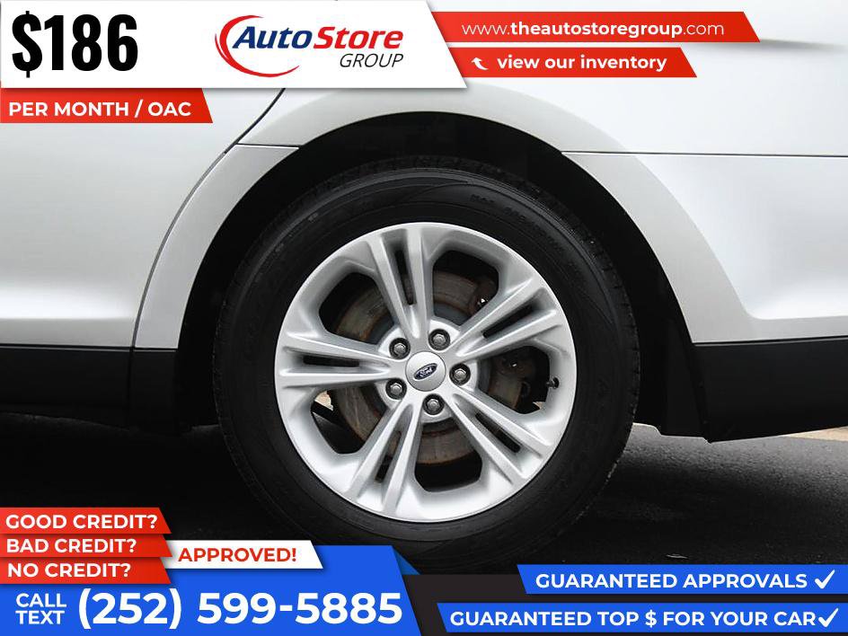 Used 2017 Ford Taurus SEL FWD image 9