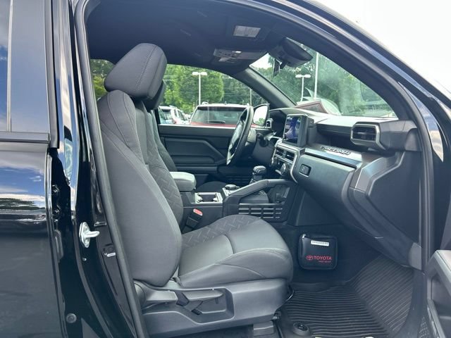 Used 2024 Toyota Tacoma SR5 AWD/4WD image 18