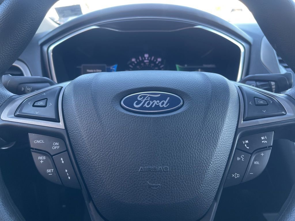 Used 2020 Ford Fusion SE image 10