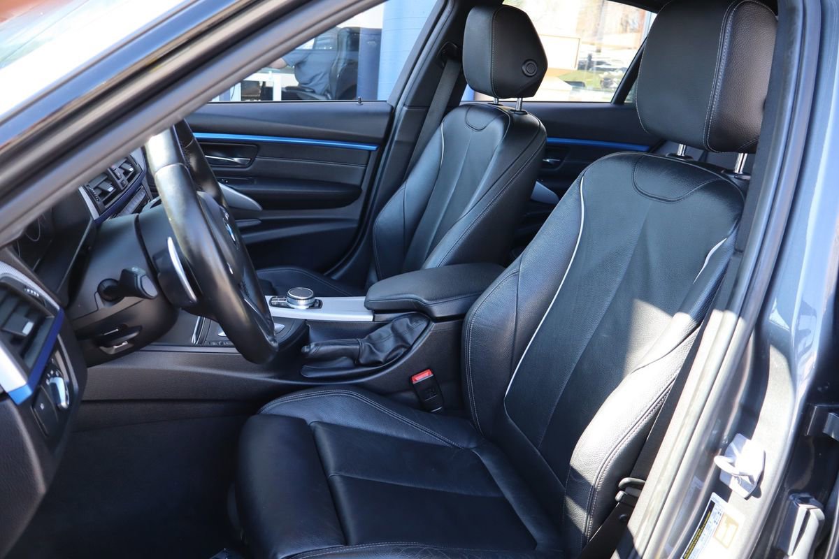 Used 2018 BMW 340i xDrive Sedan w/ Premium Package AWD/4WD image 11