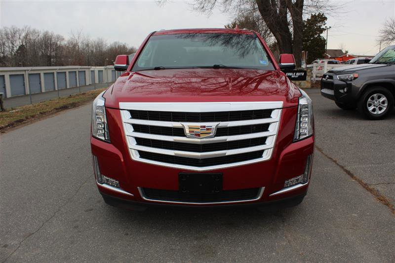 Used 2015 Cadillac Escalade Luxury image 2