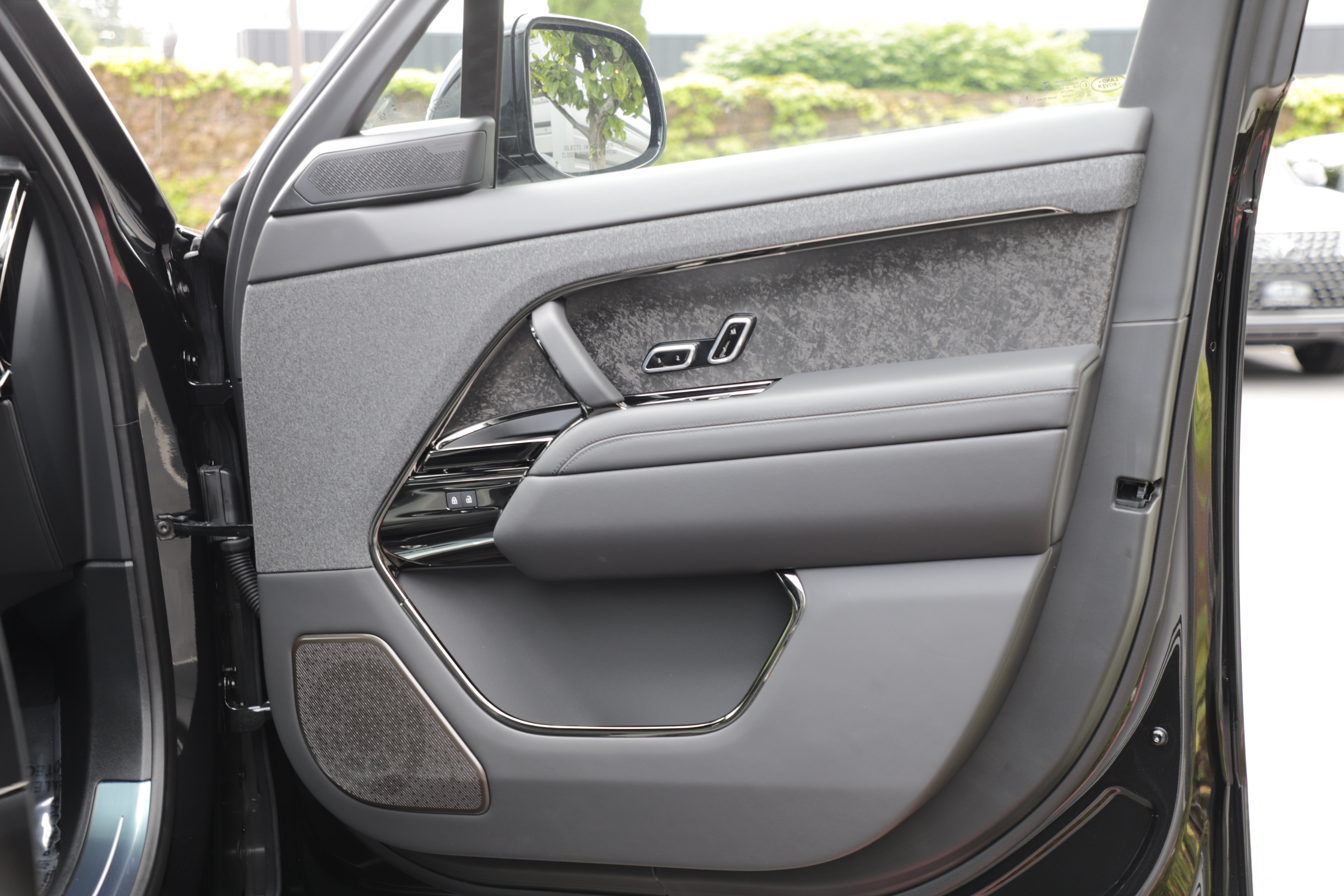 New 2026 Land Rover Range Rover Sport Autobiography AWD/4WD image 9