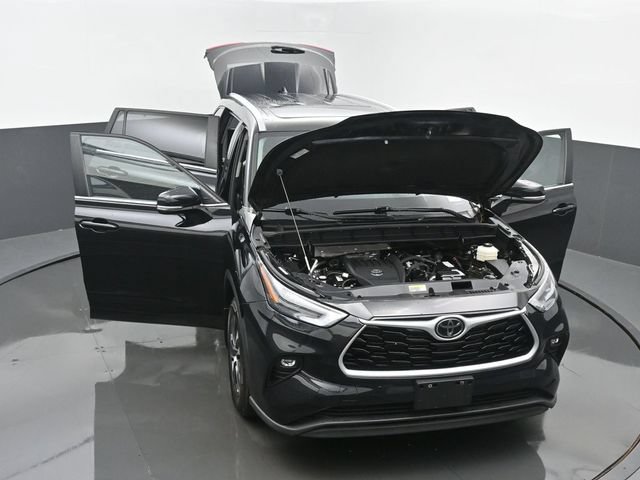 Used 2023 Toyota Highlander XLE AWD/4WD image 64