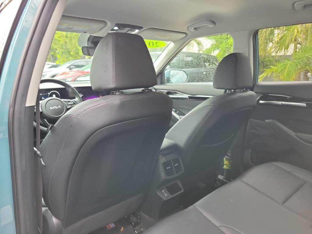 Certified 2024 Kia Seltos EX FWD image 10