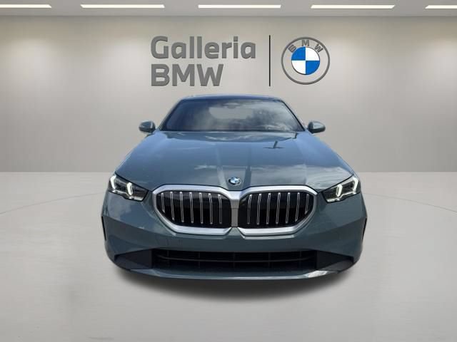 Used 2026 BMW 540i xDrive AWD/4WD image 3