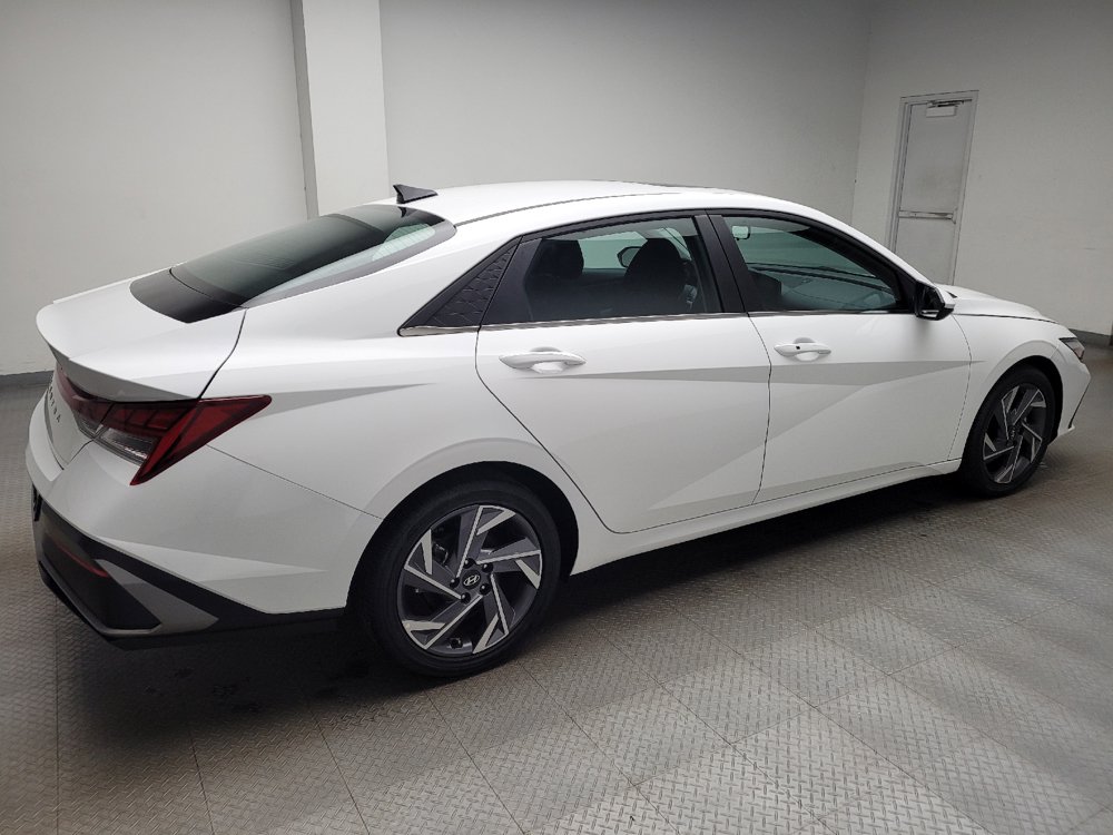 Used 2025 Hyundai Elantra SEL FWD image 10