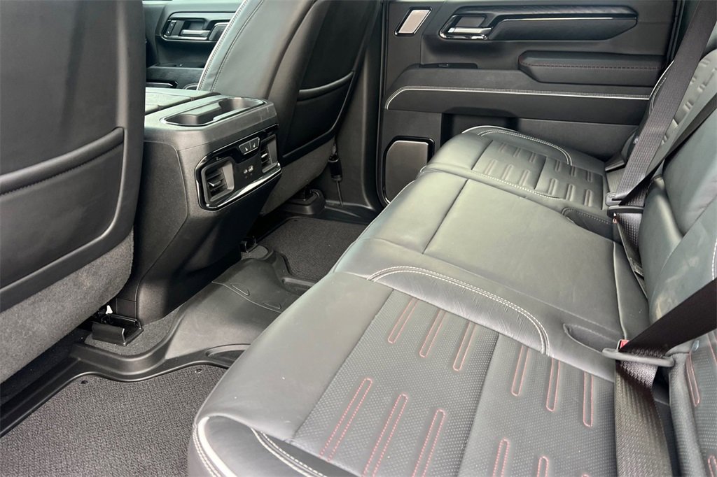 Used 2024 GMC Sierra 2500 AT4X image 10