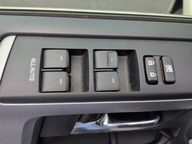 Used 2018 Toyota 4Runner Limited AWD/4WD image 18