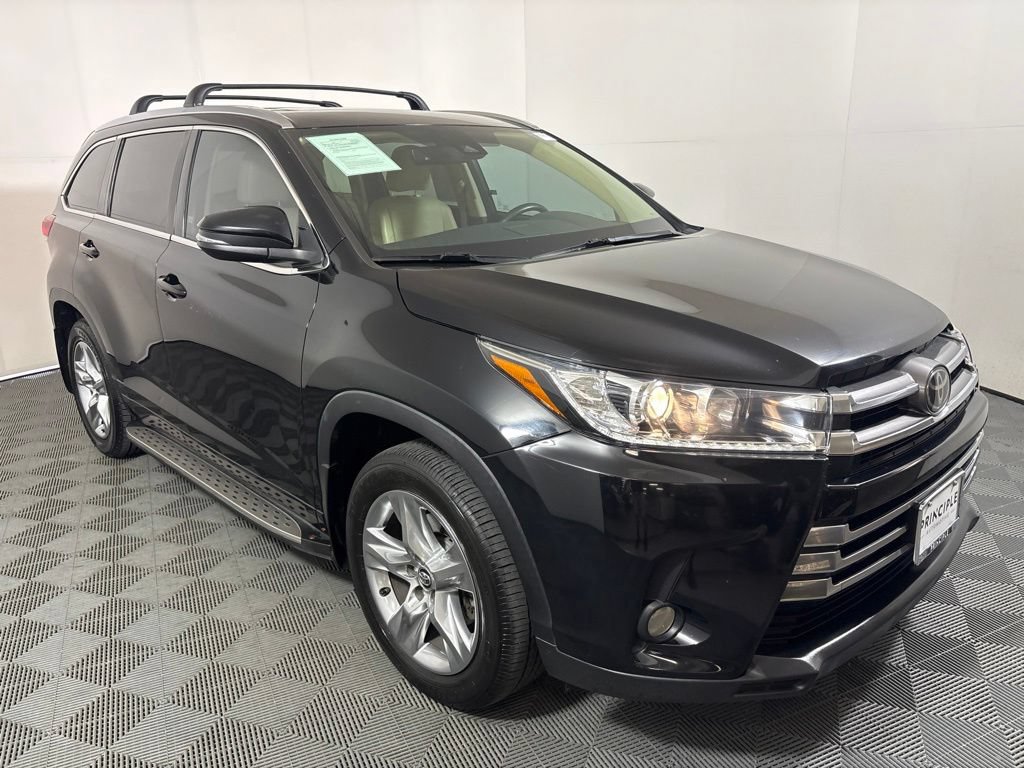 Used 2017 Toyota Highlander Limited FWD image 4