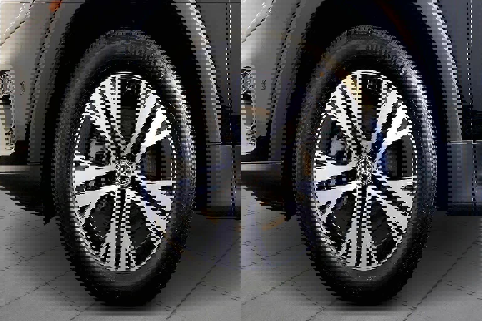 Used 2024 Mercedes-Benz GLB 250 4MATIC image 11