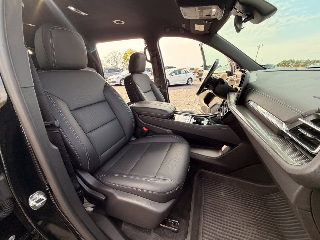 Used 2024 Chevrolet Traverse LT w/ LPO, Floor Liner Package AWD/4WD image 33